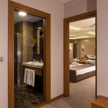Elara 4* İzmir