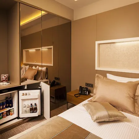 Elara Otel İzmir