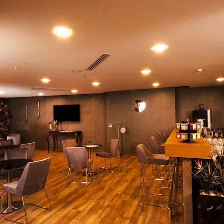 Elara Otel