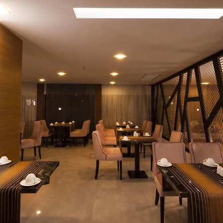 Otel Elara
