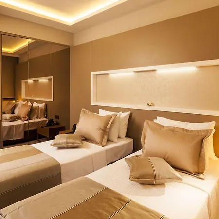 Elara Hotell 4*