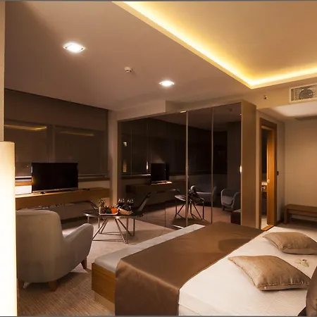 Hotell Elara 4*