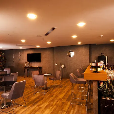 Elara Hotell 4*