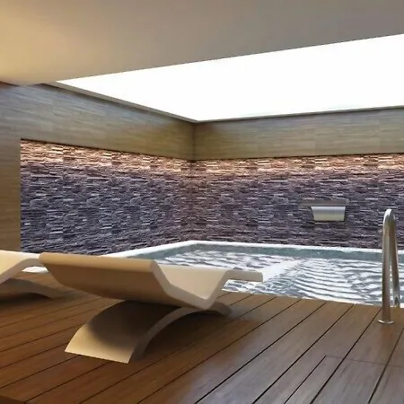 Elara 4*