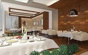 Elara Hotell